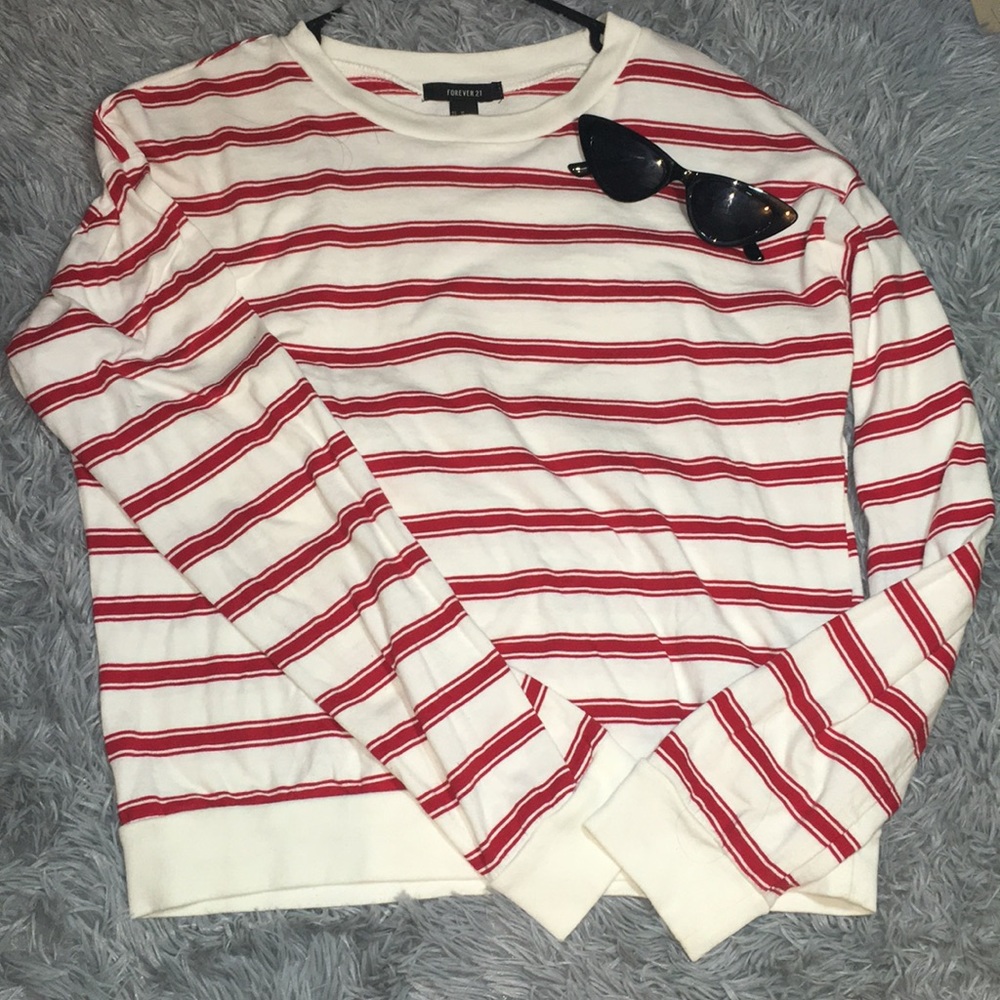 Red and white striped Forever 21 long sleeve ❤️